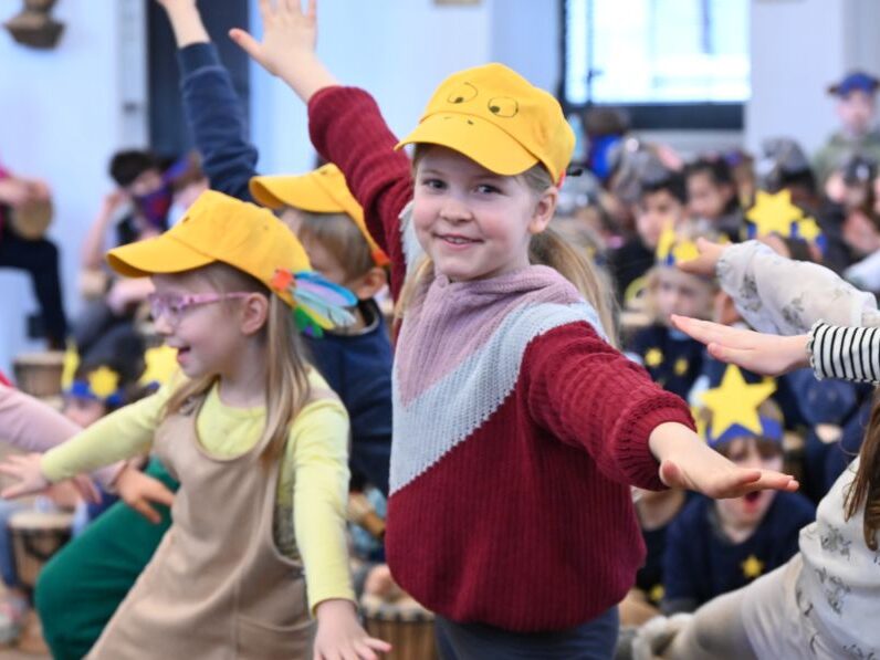 Trommelapplaus FO Aufführung Vögel 27.02.26 HOMEPAGE