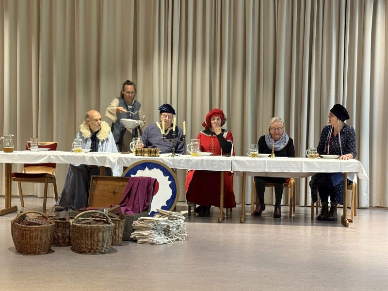 Luthertag 09.10.26 Tischszene PRESSE